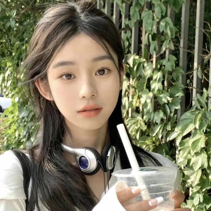 盲少爷的小女仆2023